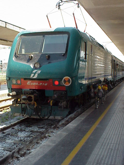 78-imbarco_sul_treno